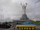 Das Nationale Museum der Geschichte der Ukraine im Zweiten Weltkrieg mit der Mutter-Heimat-Statue