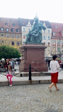 Denkmal des Lemberger Dichters Fredro auf dem Rynek